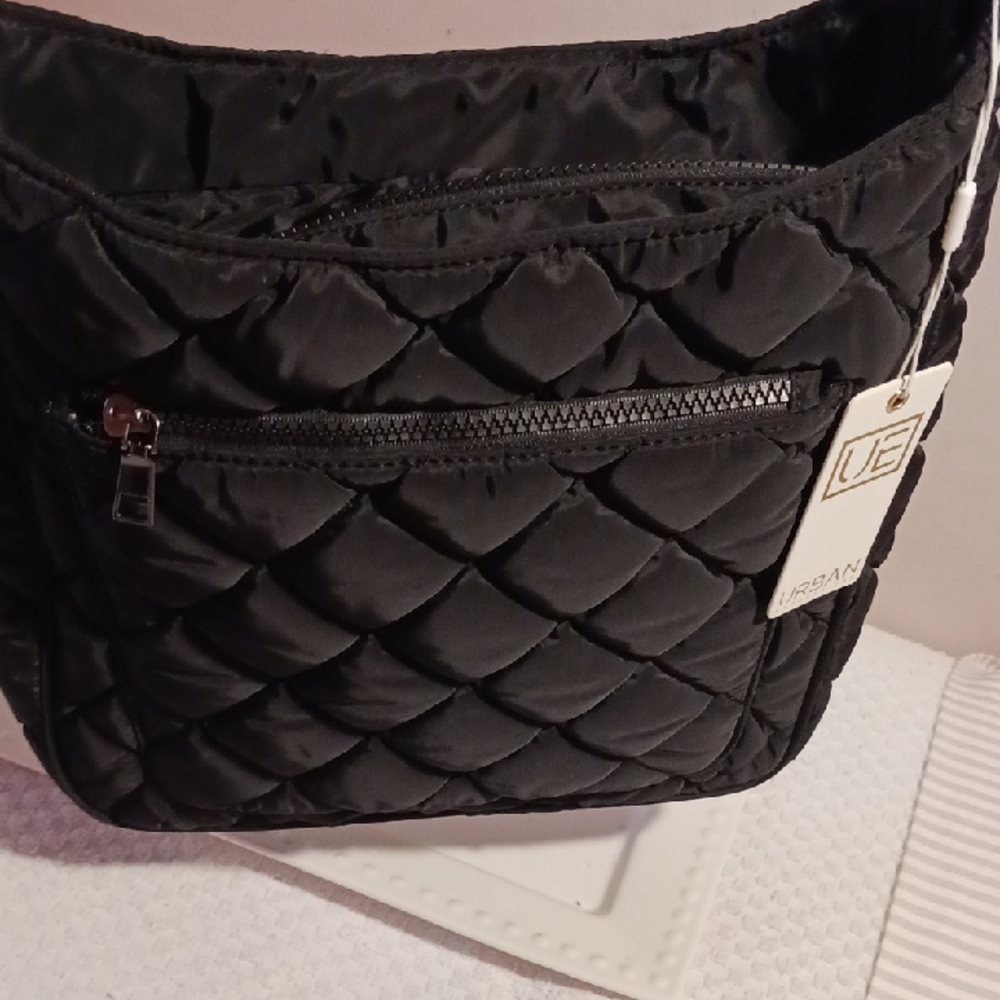 Chic! Urban Expresions ⚜️ Black Quilted Puffer Crossbody Bag - Picture 12 of 13